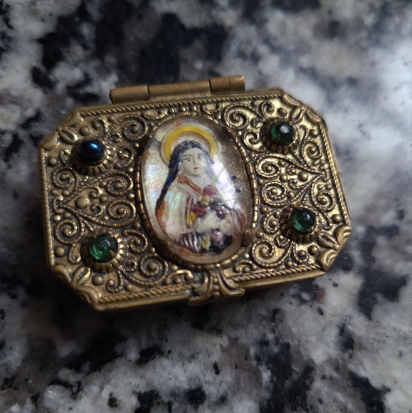 Antique Rosary Holder - Picture 3 of 9